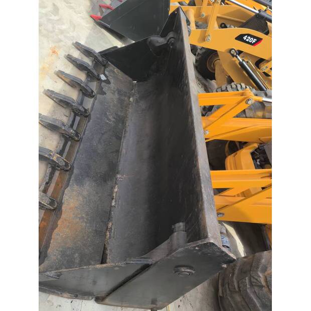 2023 JCB 4CX-42775005