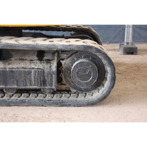 2013 JCB 8085-42775402