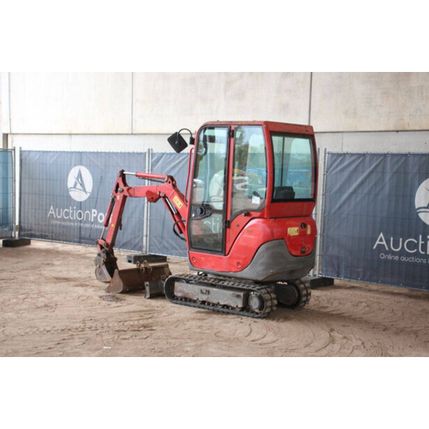 2014 YANMAR SV15-42775425