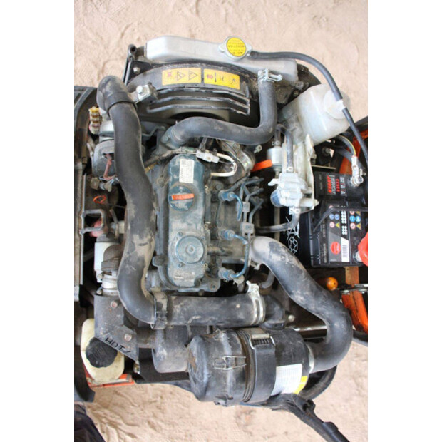 2021 KUBOTA K008-3-42775492
