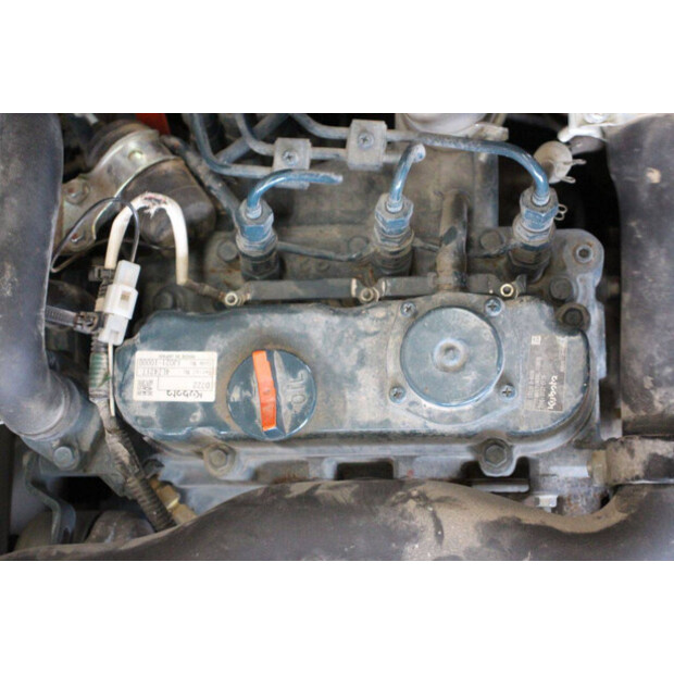 2021 KUBOTA K008-3-42775494