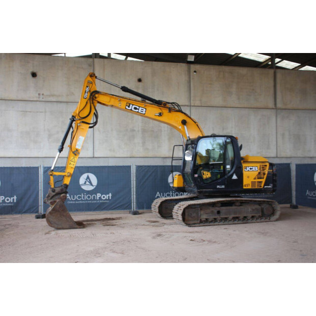 2019 JCB JS130LC-42775651