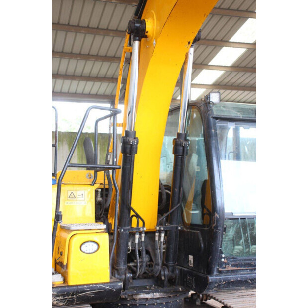 2019 JCB JS130LC-42775666