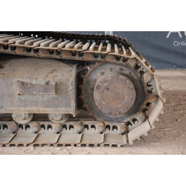 2019 JCB JS130LC-42775669