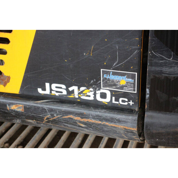 2019 JCB JS130LC-42775671