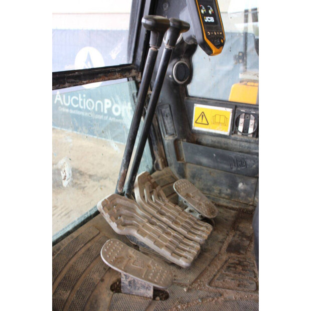2019 JCB JS130LC-42775679
