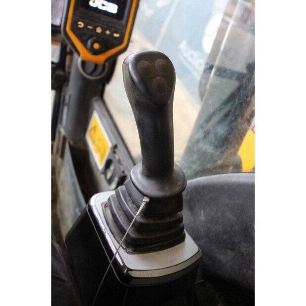 2019 JCB JS130LC-42775685
