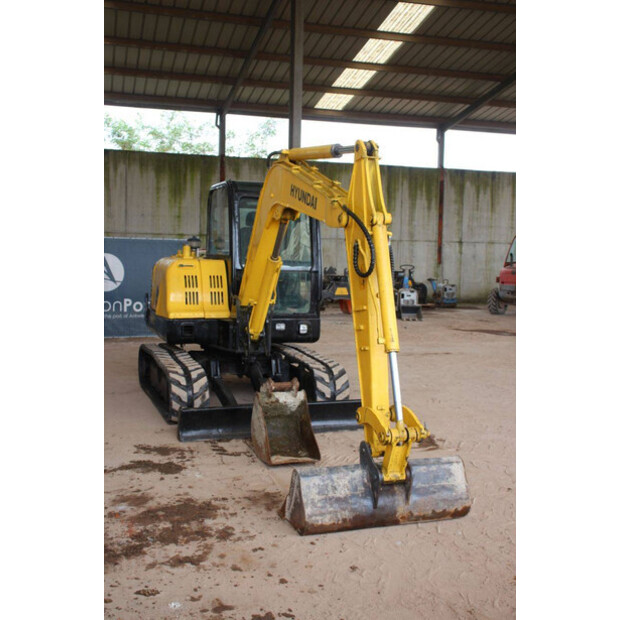 2013 Hyundai R60-7-42776262