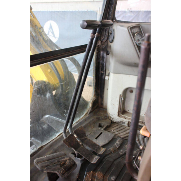 2013 Hyundai R60-7-42776280