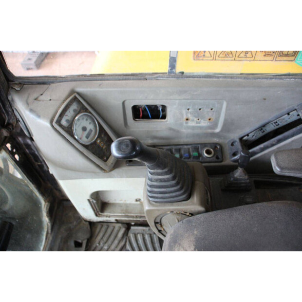 2013 Hyundai R60-7-42776282