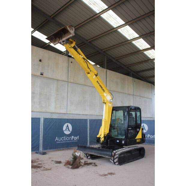2013 Hyundai R60-7-42776287