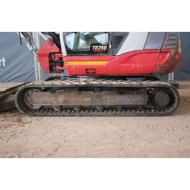 2017 TAKEUCHI TB250-42776504