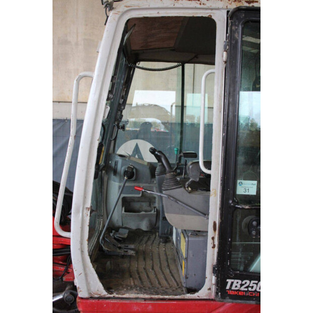 2017 TAKEUCHI TB250-42776509
