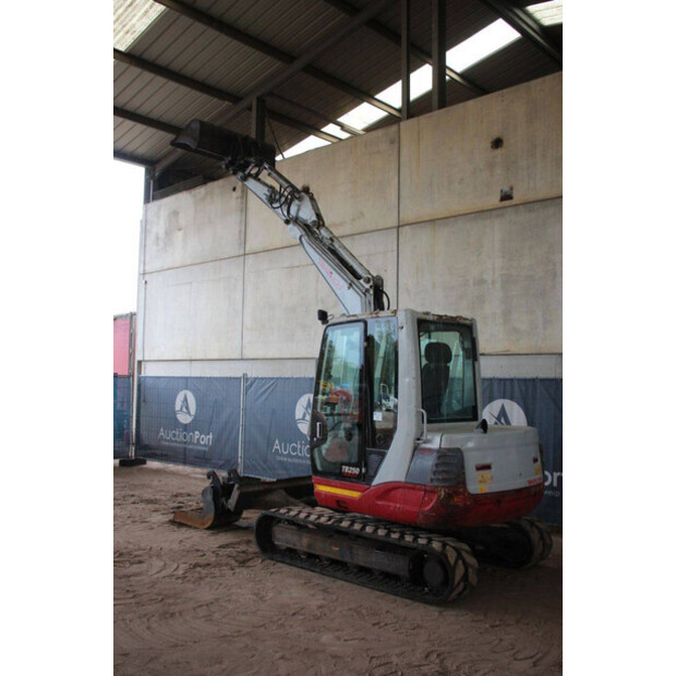 2017 TAKEUCHI TB250-42776519
