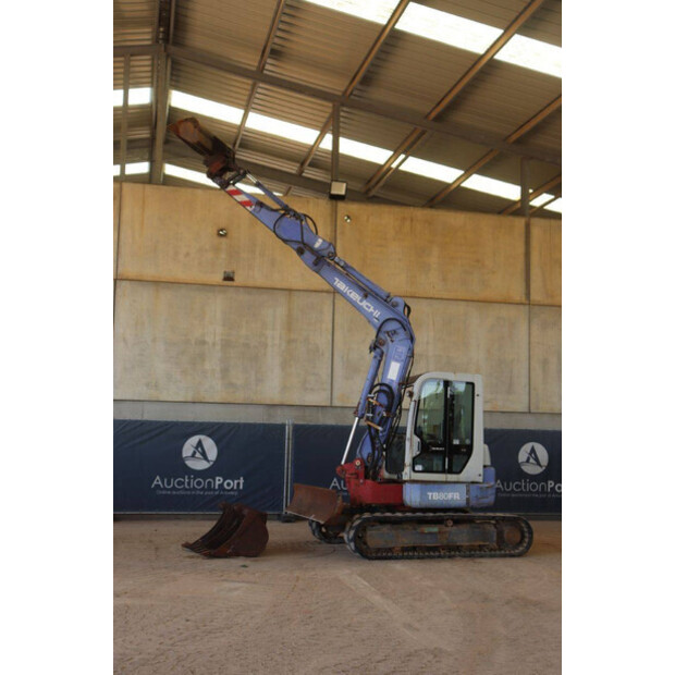 2002 TAKEUCHI TB80FR-42777220