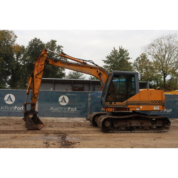 1995 CASE 688B-CK-42779372