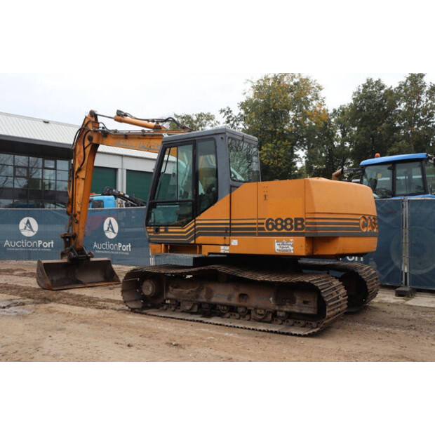 1995 CASE 688B-CK-42779376