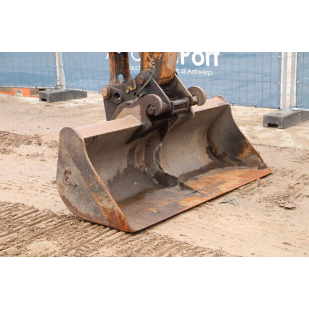 1995 CASE 688B-CK-42779385