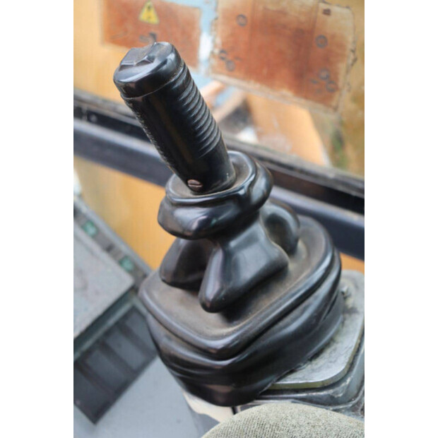 1995 CASE 688B-CK-42779405