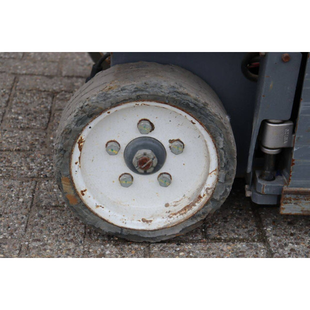 2016 SkyJack SJ III 3219-42781205