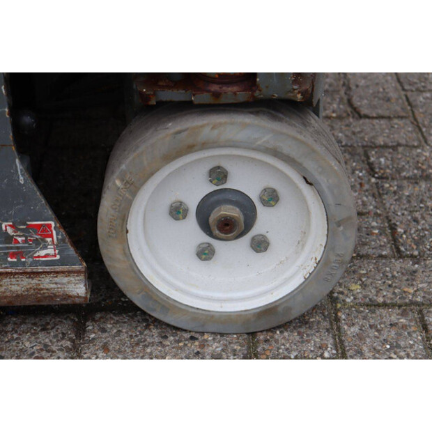 2014 SkyJack SJIII-3219-42781506