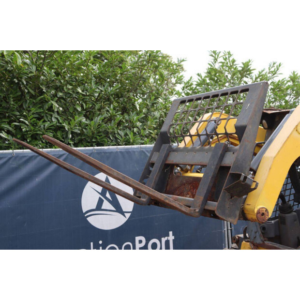2014 Gehl R260-42784816