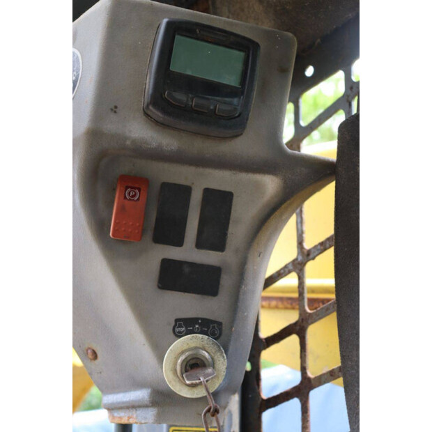 2014 Gehl R260-42784832