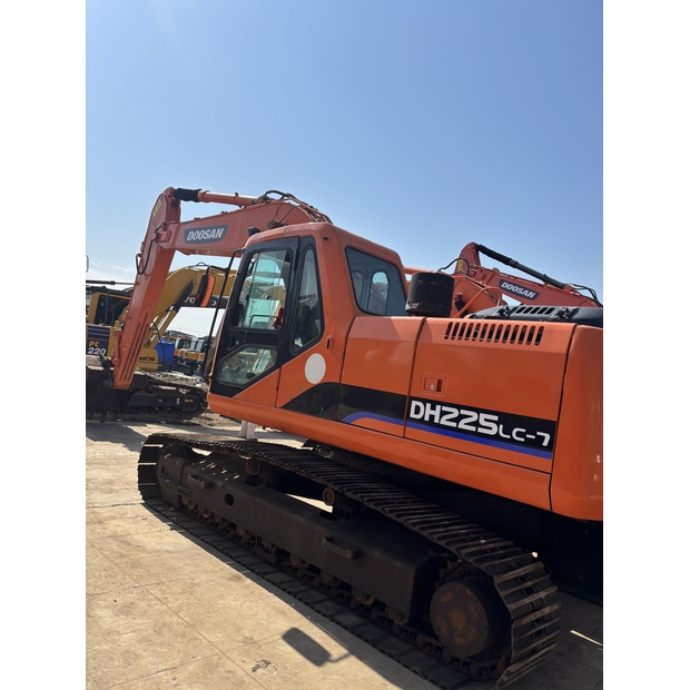 2022 Doosan DH225-42786545