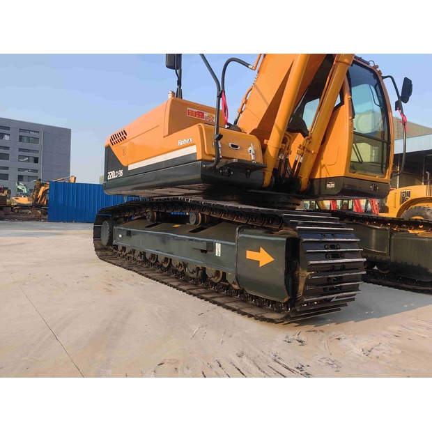 2021 هيونداي R220LC-9S-42786674