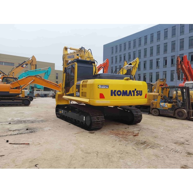 2021 Komatsu PC220-8-42786722