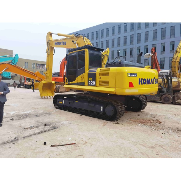 2021 Komatsu PC220-8-42786724