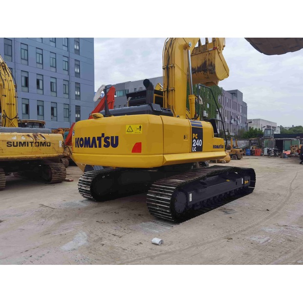 2021 Komatsu PC240-8N1-42786729