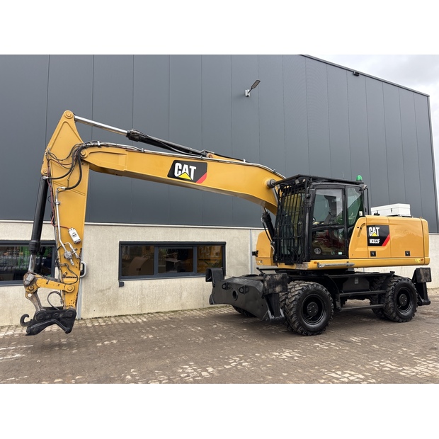 2020 كاتربيلر M322F-42796154