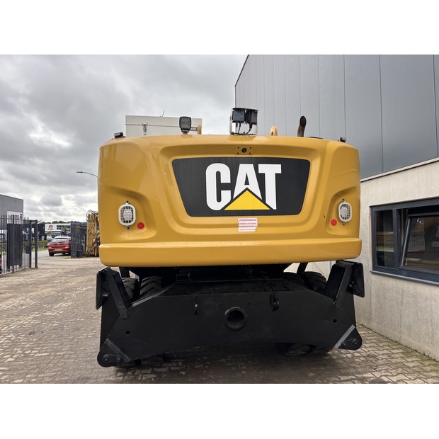 2020 كاتربيلر M322F-42796159