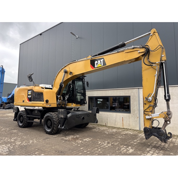 2020 كاتربيلر M322F-42796163