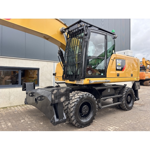 2020 كاتربيلر M322F-42796166