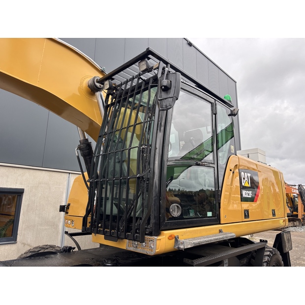 2020 كاتربيلر M322F-42796167