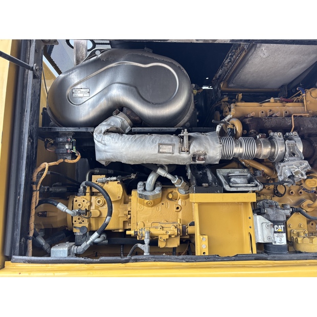 2020 كاتربيلر M322F-42796179