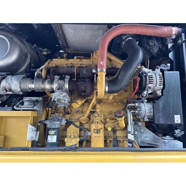 2020 كاتربيلر M322F-42796181