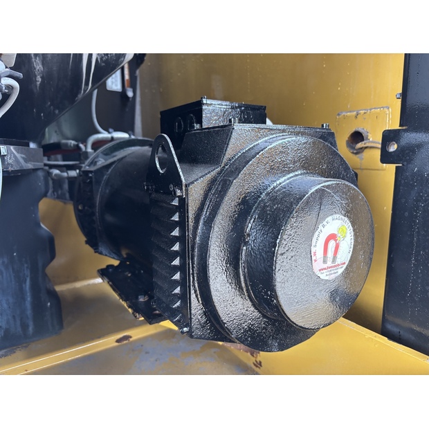 2020 كاتربيلر M322F-42796185