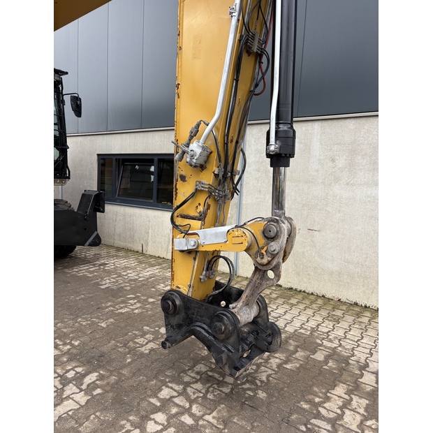 2020 كاتربيلر M322F-42796190