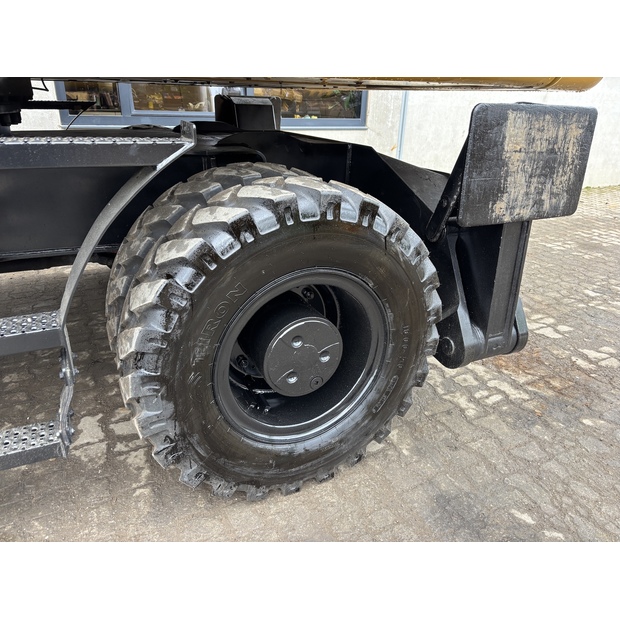 2020 كاتربيلر M322F-42796192