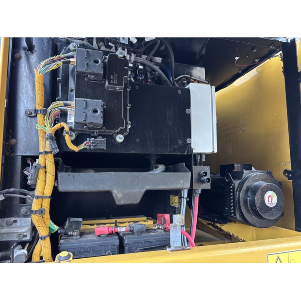 2020 كاتربيلر M322F-42796194