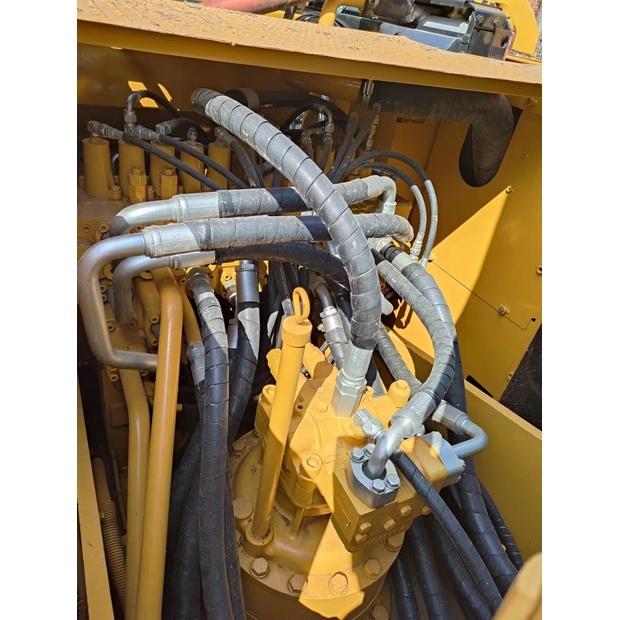 2024 كاتربيلر 320D-42803381