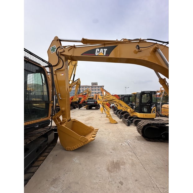 2023 Caterpillar 320C-42804153