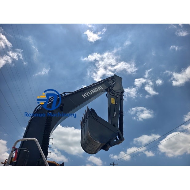 2023 Hyundai 220-42804207