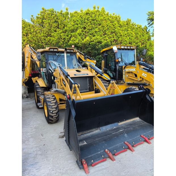 2021 Caterpillar 420F-42805080