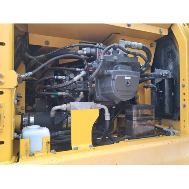 2018 Komatsu HB365LC-3 Hybrid-42805769