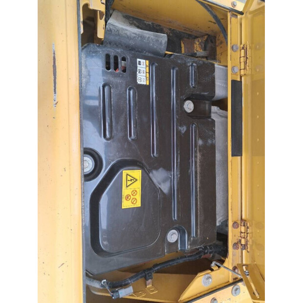 2018 Komatsu HB365LC-3 Hybrid-42805773