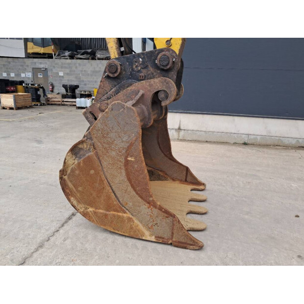 2018 Komatsu HB365LC-3 Hybrid-42805783